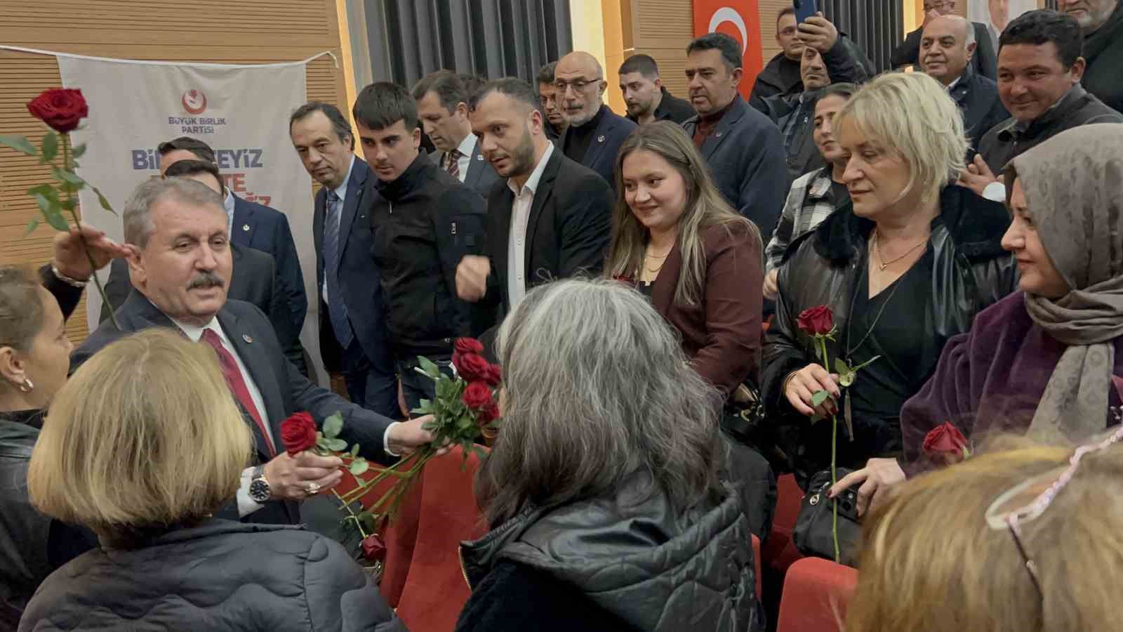 BBP Genel Başkanı Destici: "Terörle, teröristle müzakere olmaz, mücadele edilerek kökü kazınmalıdır"
