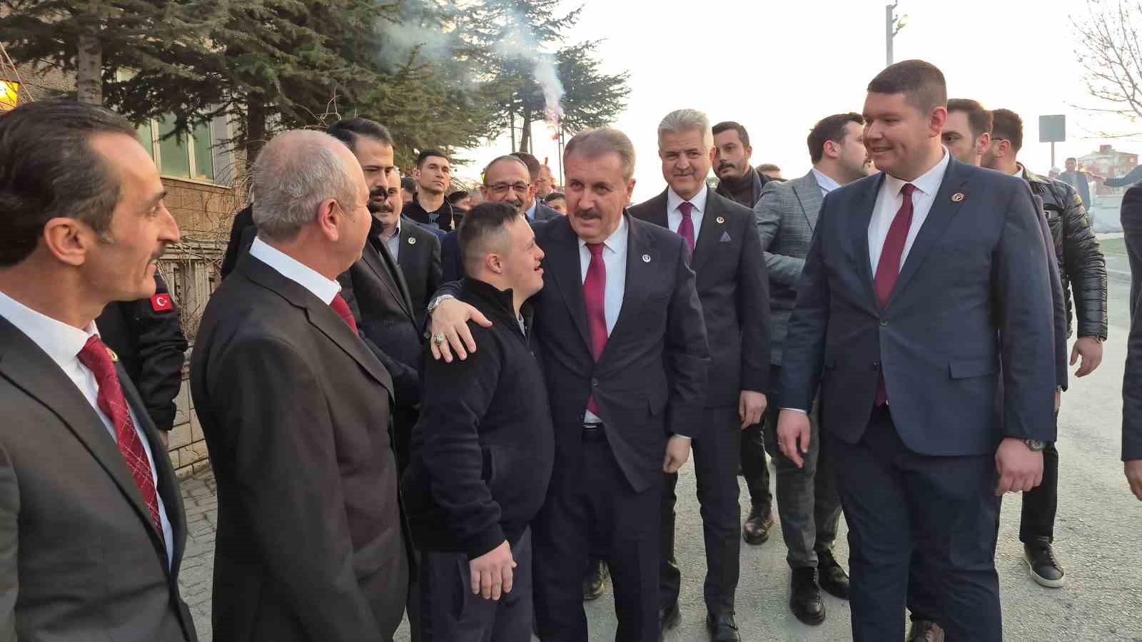 BBP Genel Başkanı Destici: "Zalimlerin de sırası gelecek ve yaptıkları zulümlerin hesabını tek tek ödeyecekler"
