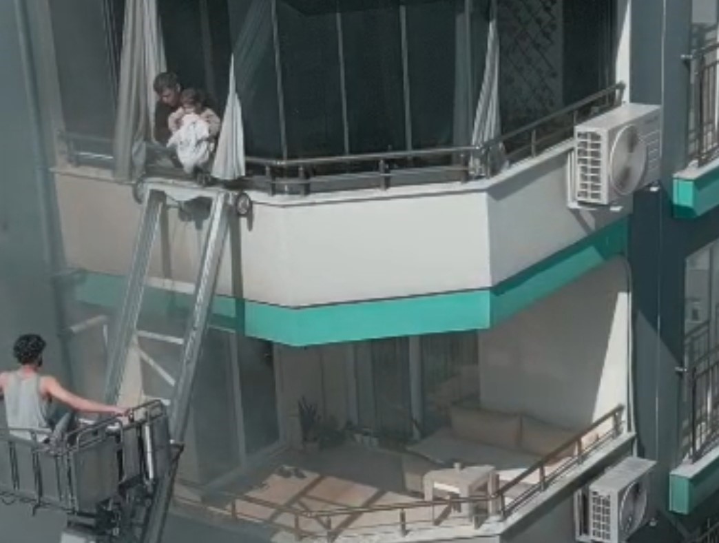 Bebeği götürülünce evi yaktığı öne sürülen kadın faciaya neden oluyordu
