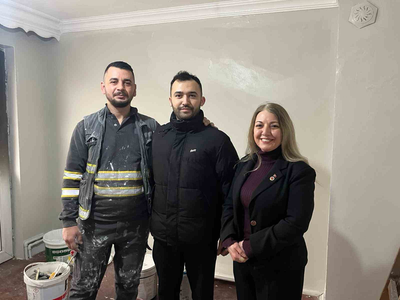 Bebeği üşümesin diye taşındığı evi yanmıştı: İHA’nın haberinden sonra yardımlar başladı
Bebeği üşümesin diye taşındığı evi yanmıştı: İHA’nın haberinden sonra yardımlar başladı