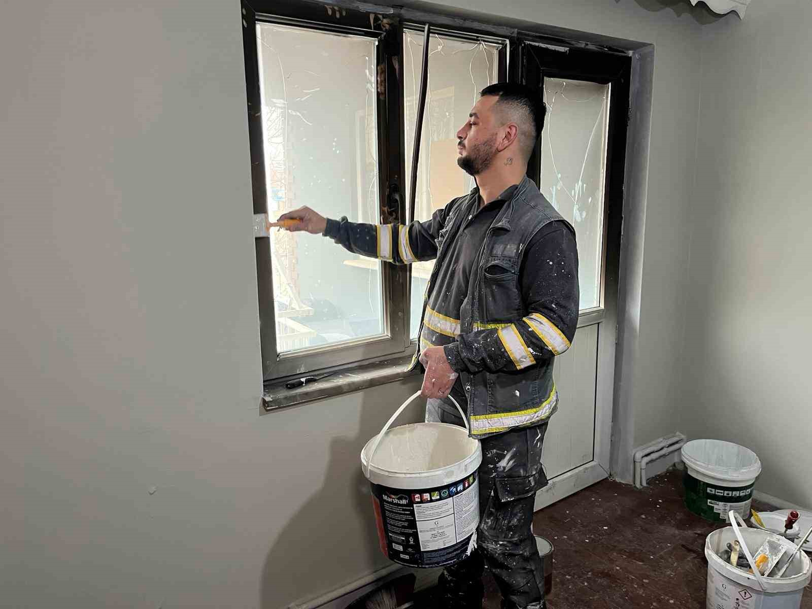 Bebeği üşümesin diye taşındığı evi yanmıştı: İHA’nın haberinden sonra yardımlar başladı
Bebeği üşümesin diye taşındığı evi yanmıştı: İHA’nın haberinden sonra yardımlar başladı