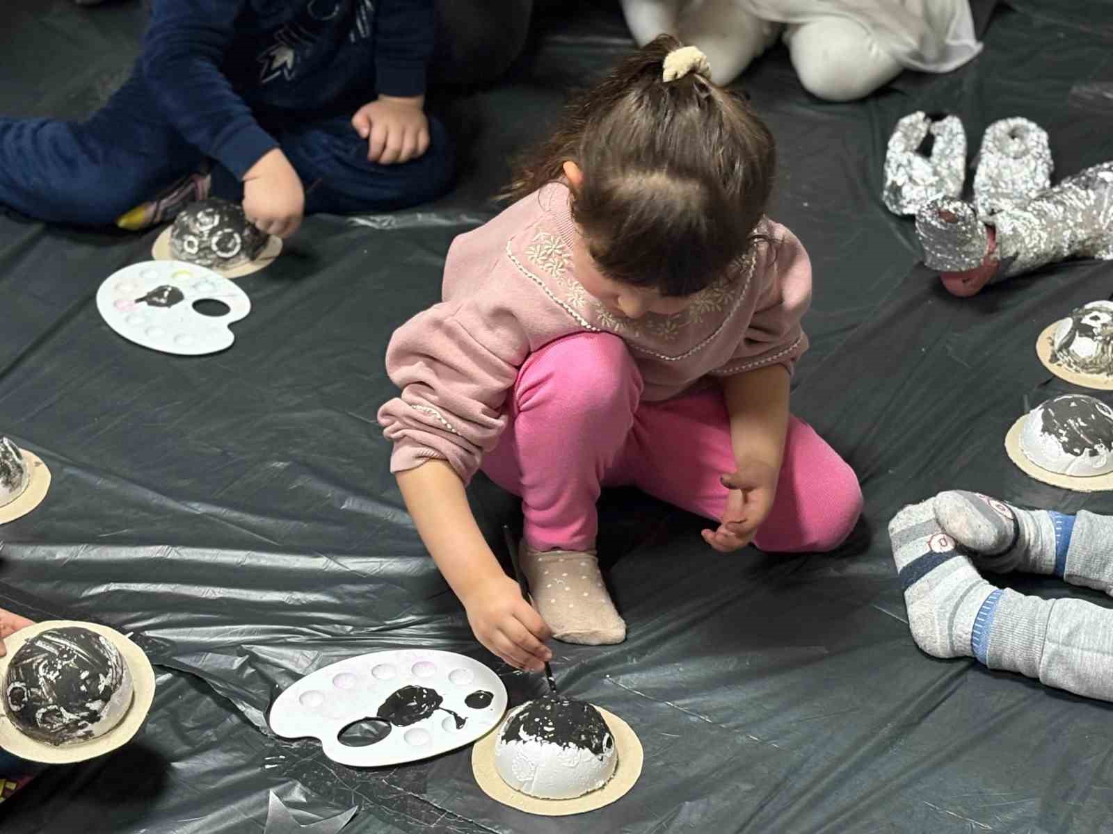 Bebek Kütüphanesi’nde çocuklar uzayla tanıştı
