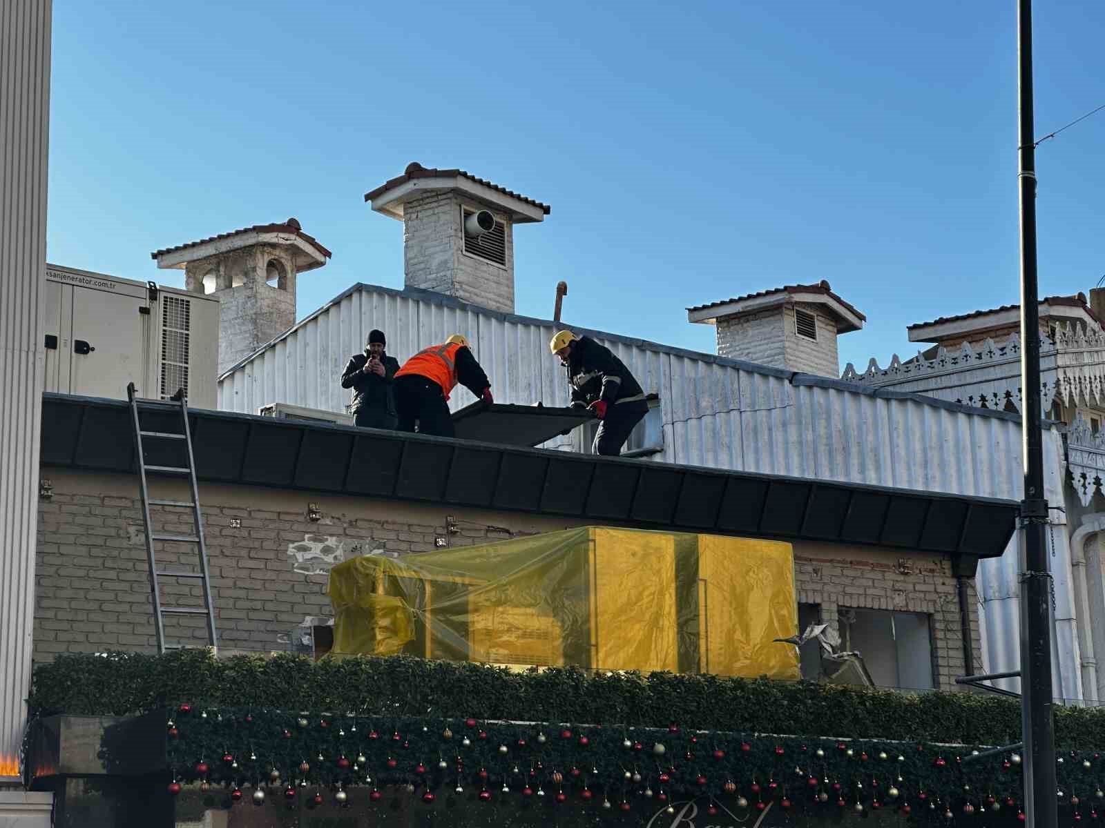 Bebek’teki Baylan Pastanesi’nin kaçak eklentisi yıkıldı
