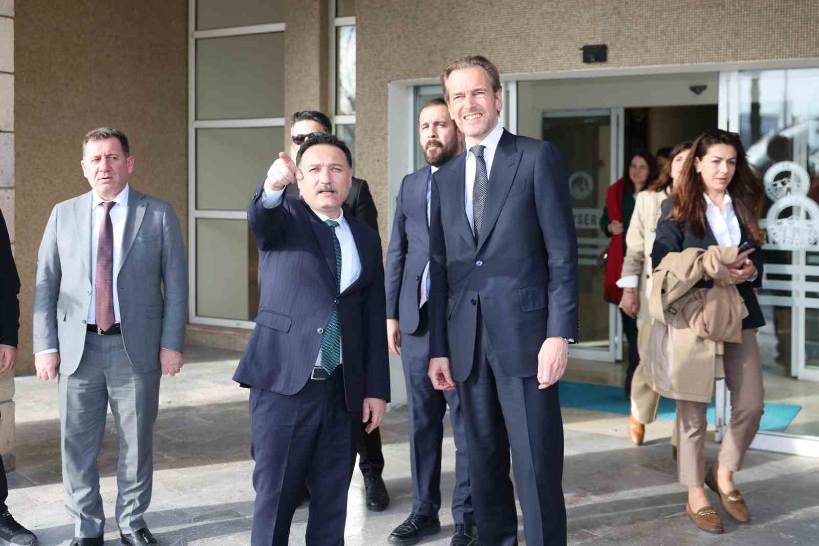 Belçika Ankara Büyükelçisi’nden Vali Çiçek’e ziyaret
