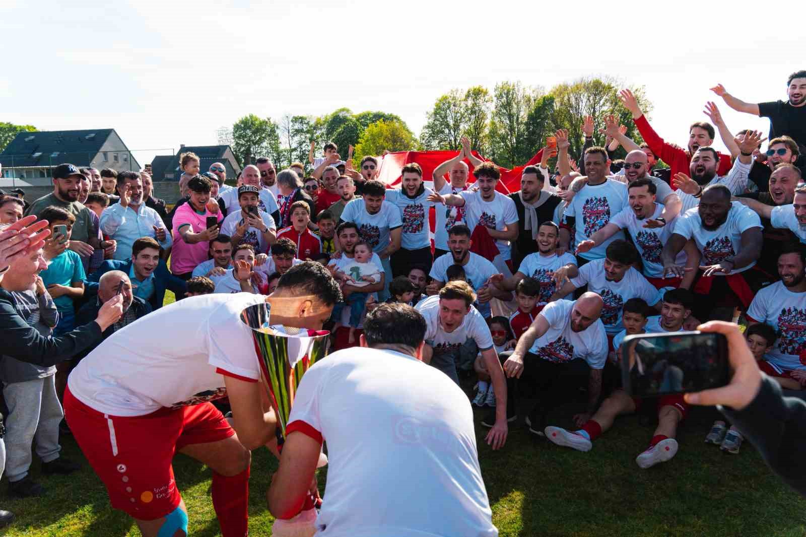 Belçika’da ilk kez bir Türk takımı şampiyon oldu
