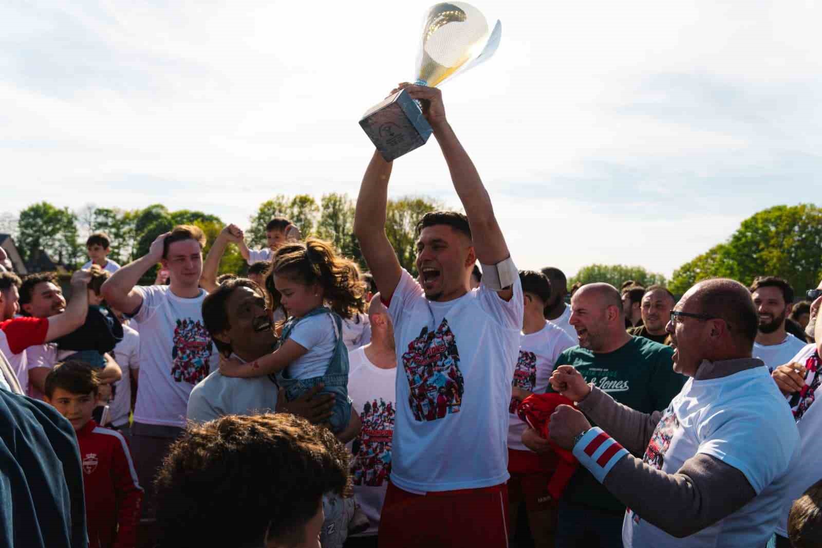 Belçika’da ilk kez bir Türk takımı şampiyon oldu
