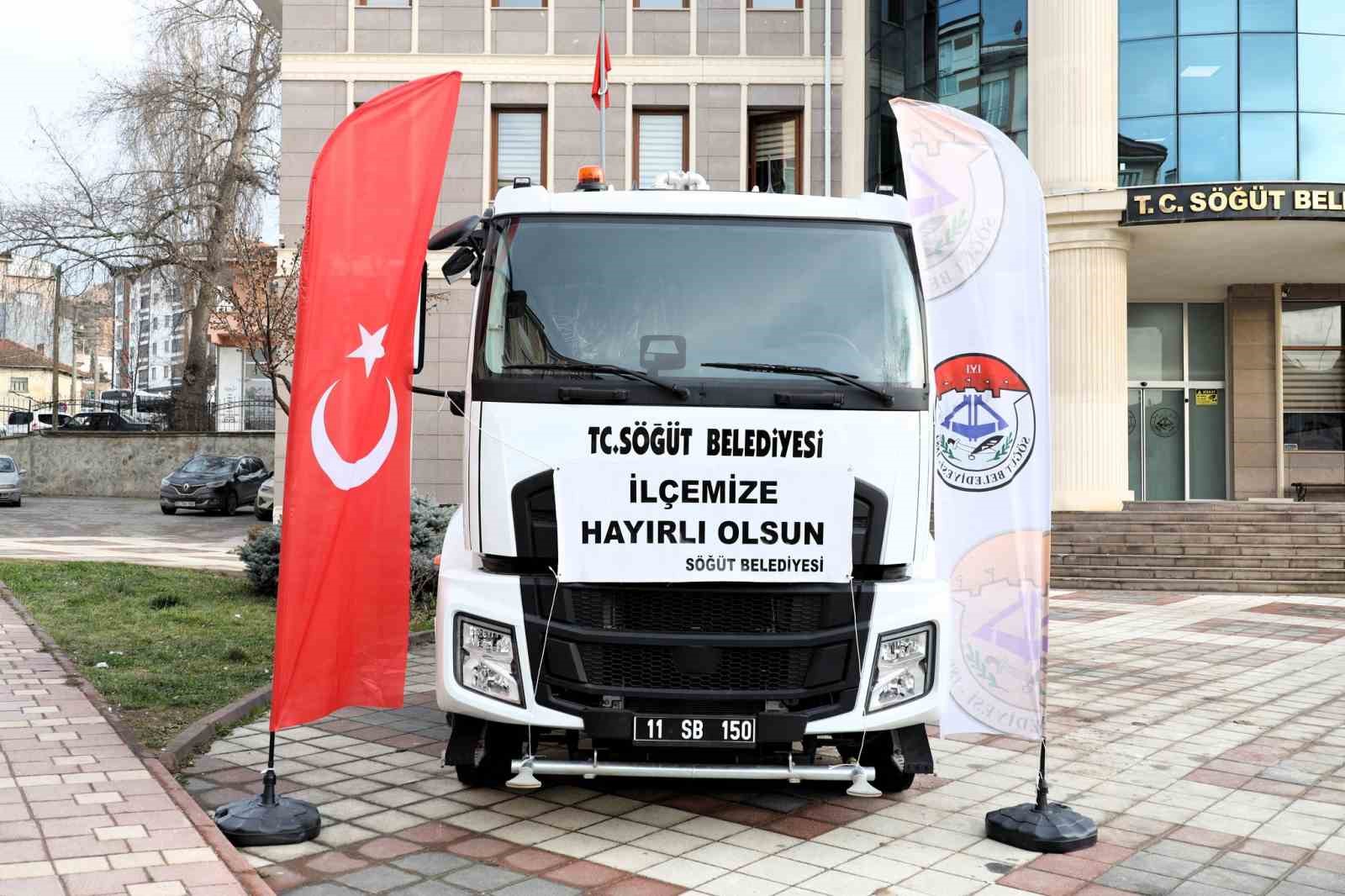 Belediye araç filosunu yeni arazözle güçlendirdi
