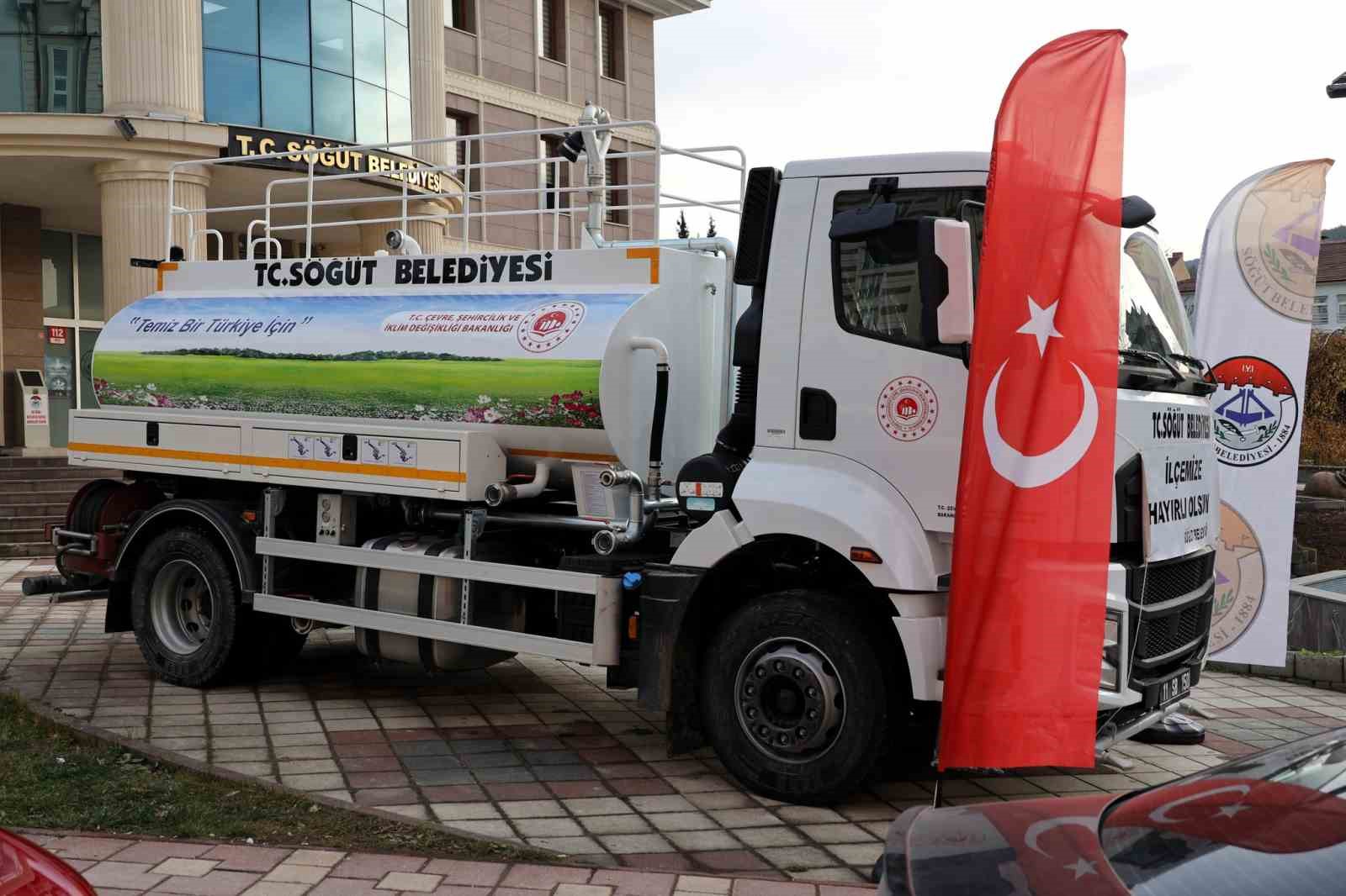 Belediye araç filosunu yeni arazözle güçlendirdi

