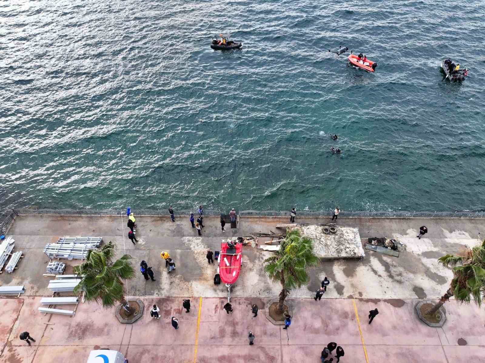 Belediye başkanı dalış yaptı, su altından müjdeyle çıktı
