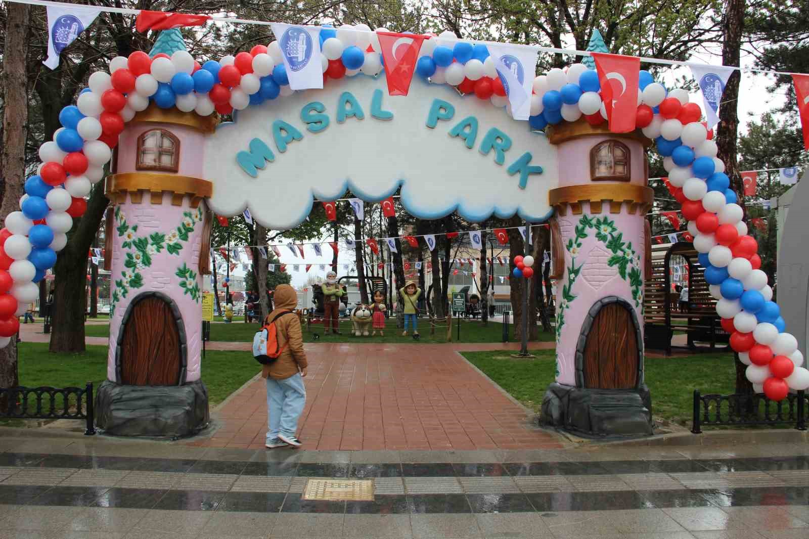 Belediye başkanının koltuğuna oturan çocuklar talimat vermişti: Masal Park hayalleri gerçek oldu
