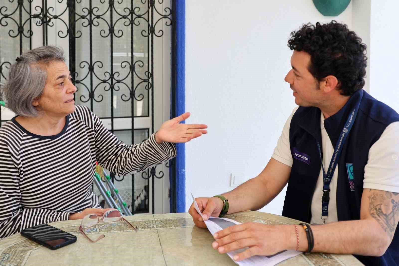 Belediye ekiplerinden şehit yakınlarına ziyaret
