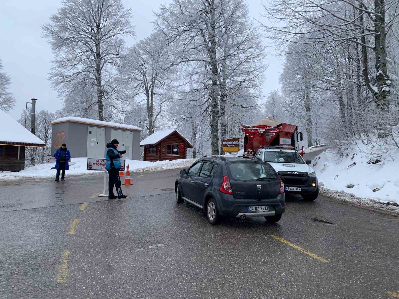 Belediye ekiplerinin kış mesaisi
