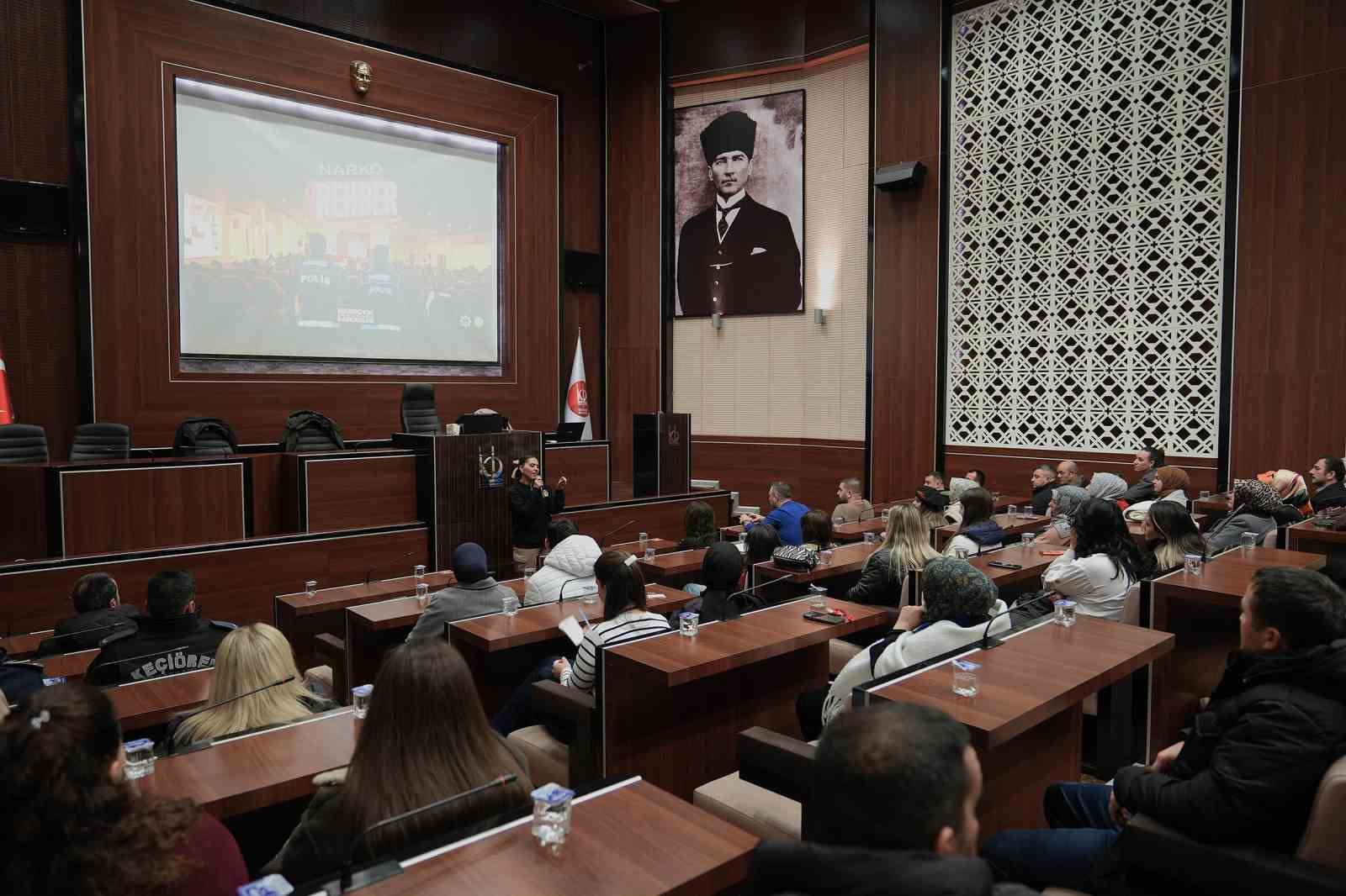 Belediye personeline ‘Narko Rehber’ eğitimi
