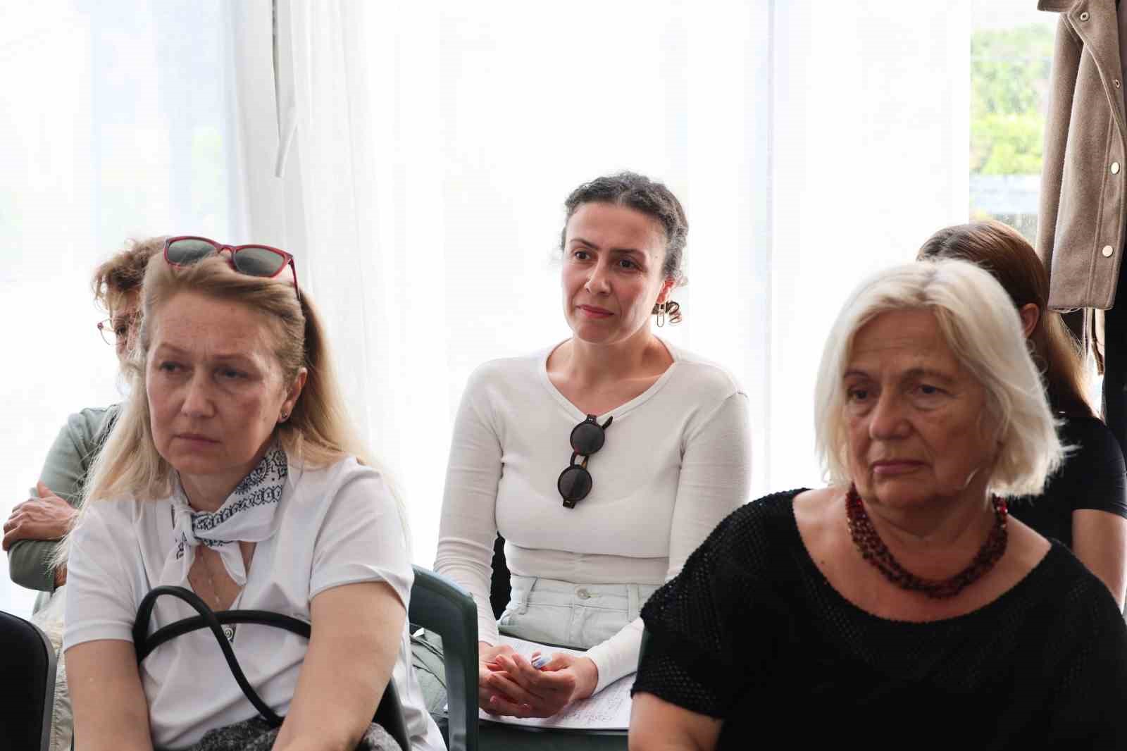 Belediyeden Bitez’de ‘Bağımlılıkta Aile Yapısı ve Roller’ semineri
