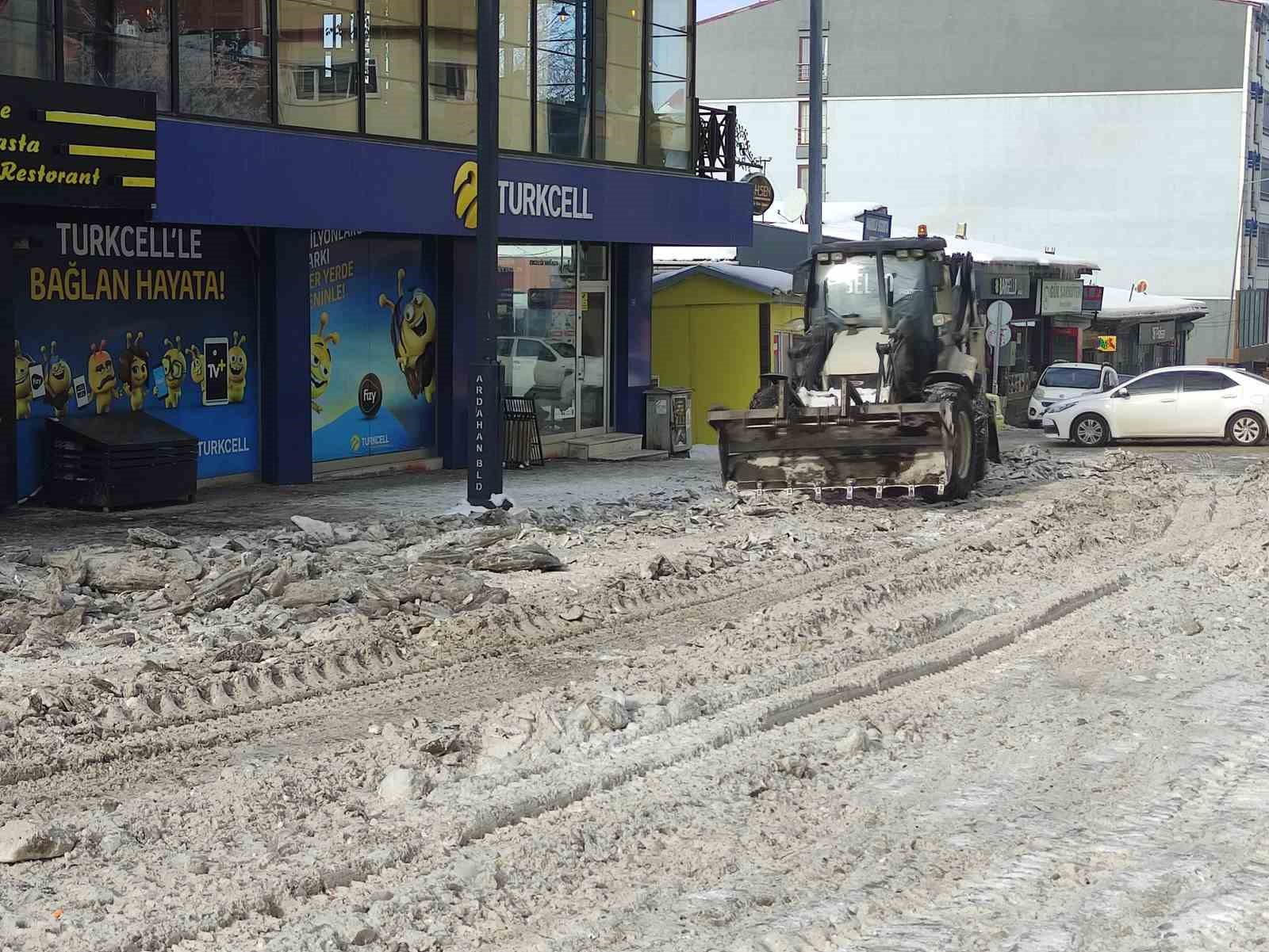 Belediyeden karla mücadele
