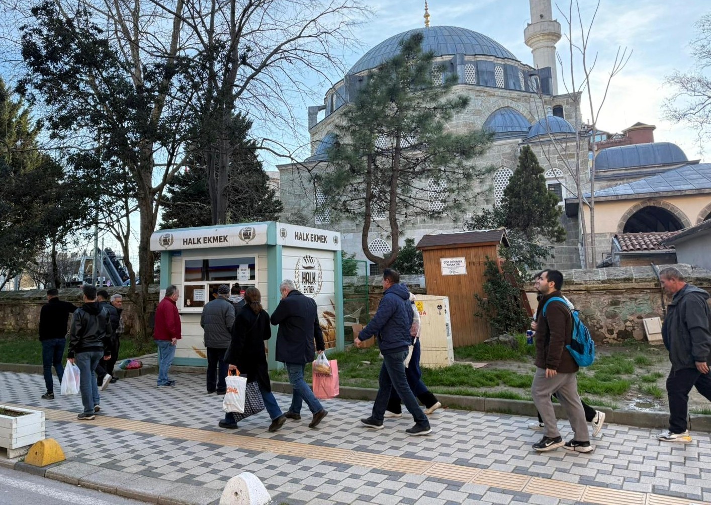 Belediyenin ürettiği 300 gramlık ramazan pidesi 20 liradan satışta
