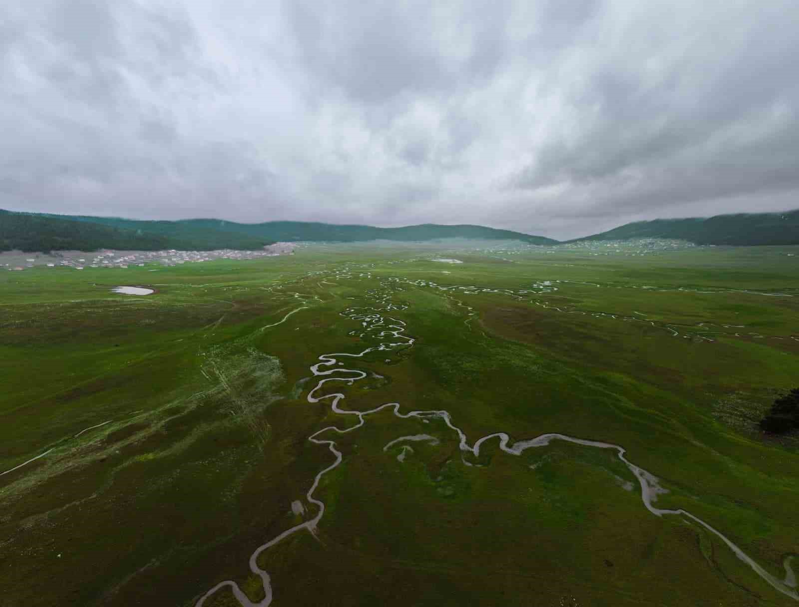 Benli yaylasındaki menderesler havadan görüntülendi
