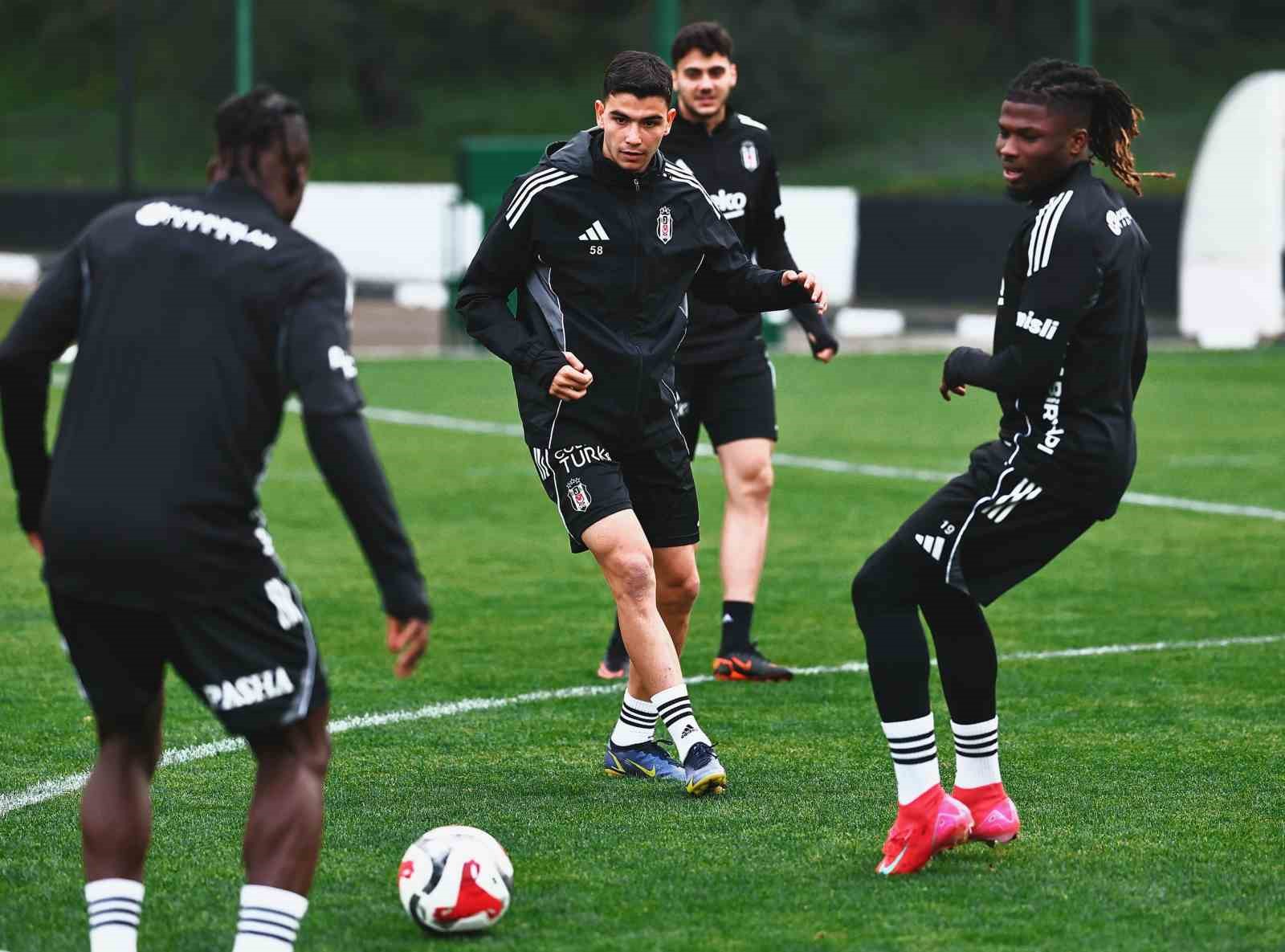 Beşiktaş, Alanyaspor maçı hazırlıklarını tamamladı
