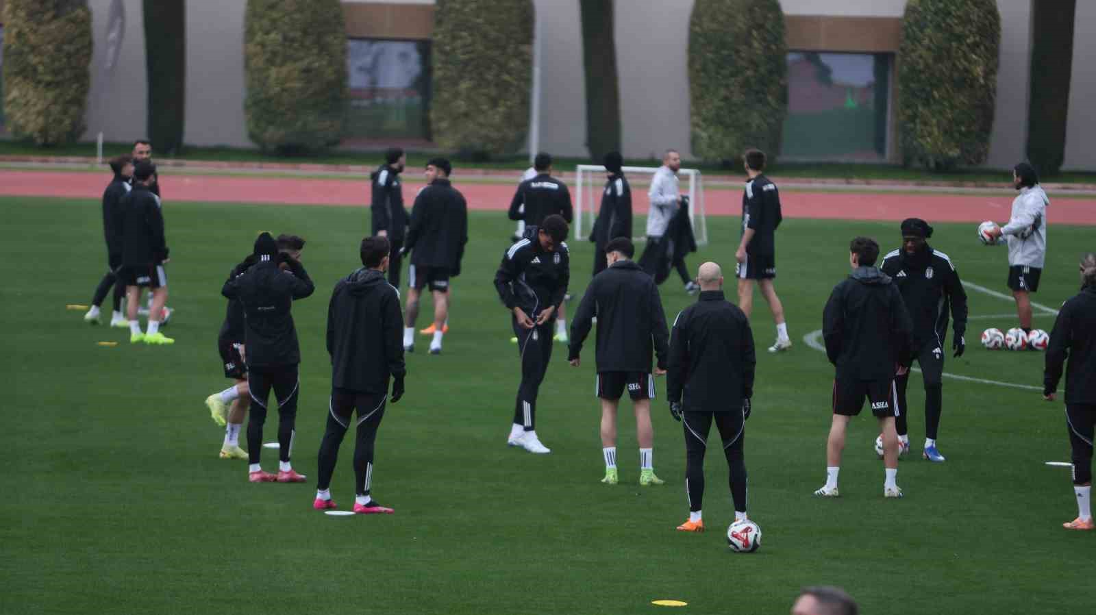 Beşiktaş, devre arası çalışmalarını Antalya’da sürdürüyor
