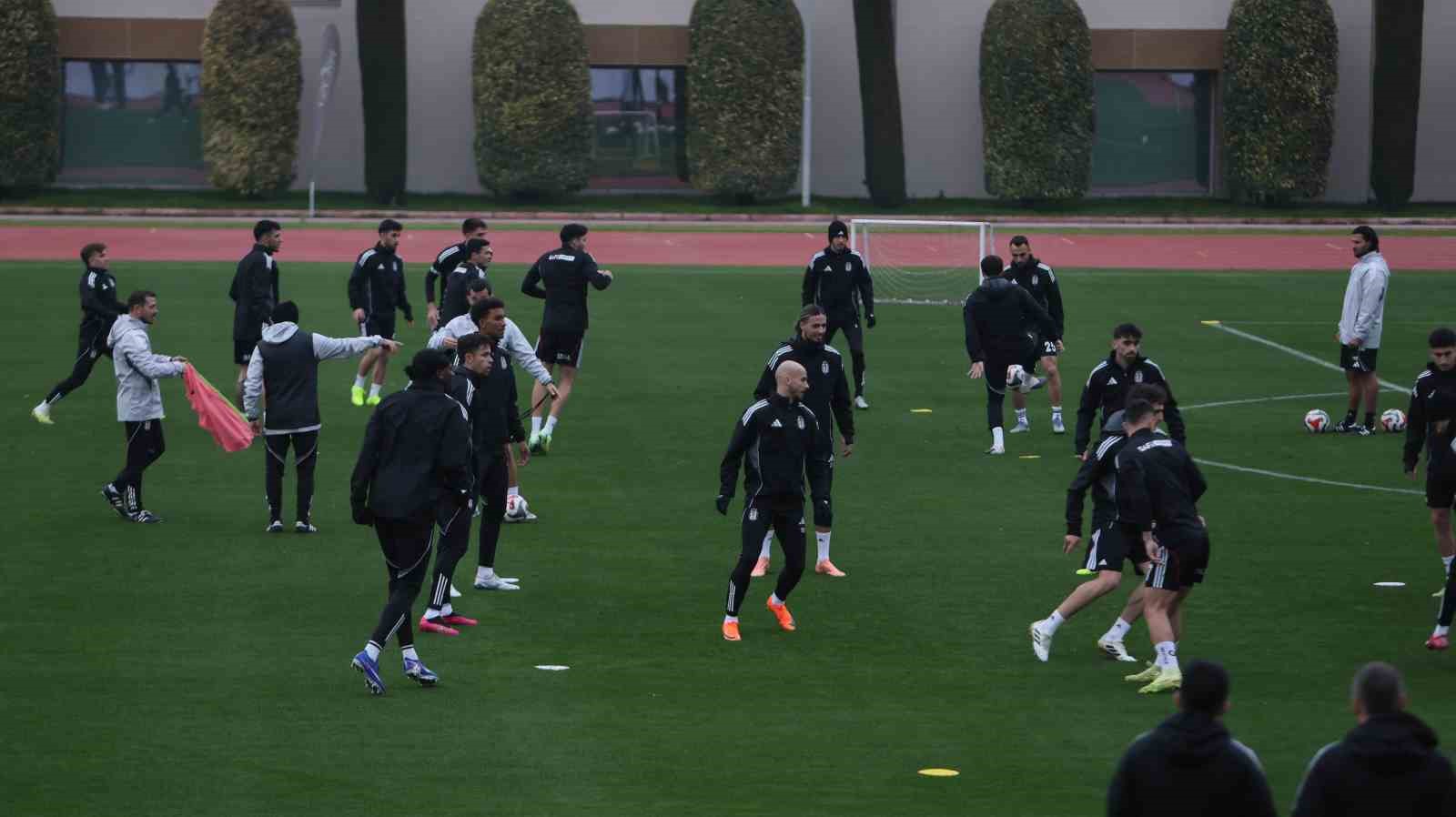 Beşiktaş, devre arası çalışmalarını Antalya’da sürdürüyor

