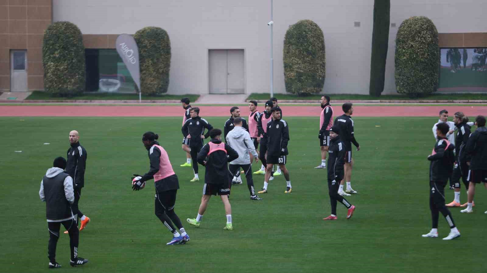 Beşiktaş, devre arası çalışmalarını Antalya’da sürdürüyor
