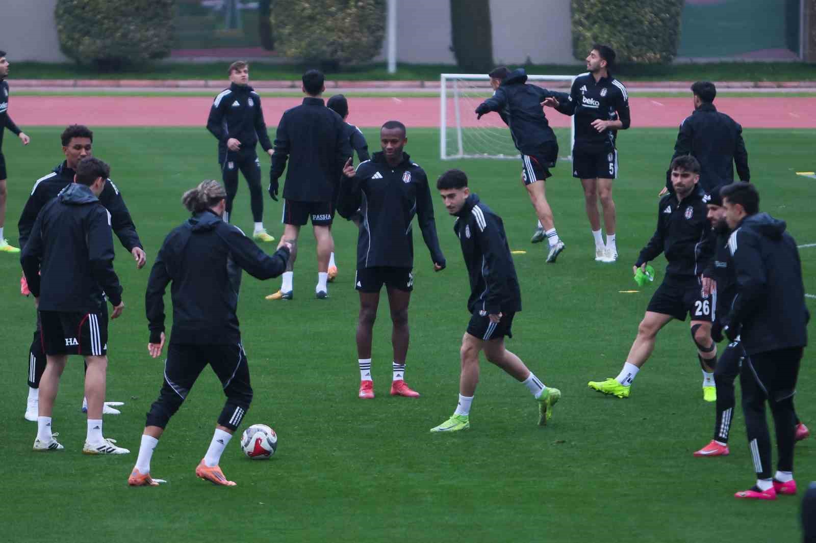 Beşiktaş, devre arası çalışmalarını Antalya’da sürdürüyor
