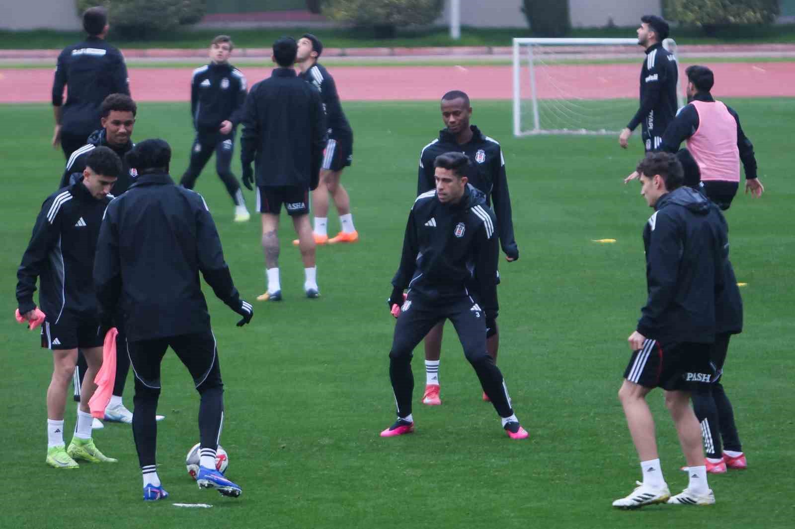 Beşiktaş, devre arası çalışmalarını Antalya’da sürdürüyor
