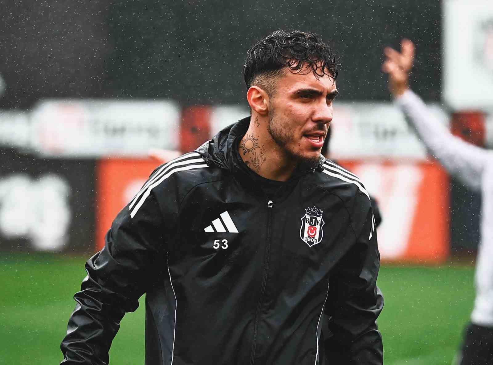 Beşiktaş, Fenerbahçe maçı hazırlıklarını sürdürdü
