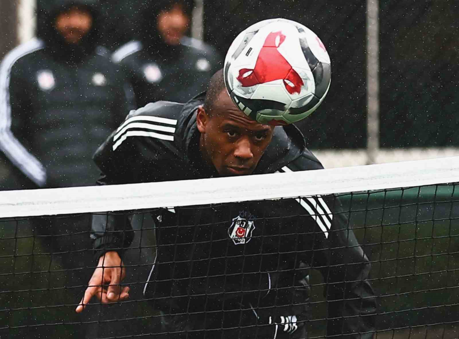 Beşiktaş, Fenerbahçe maçı hazırlıklarını sürdürdü
