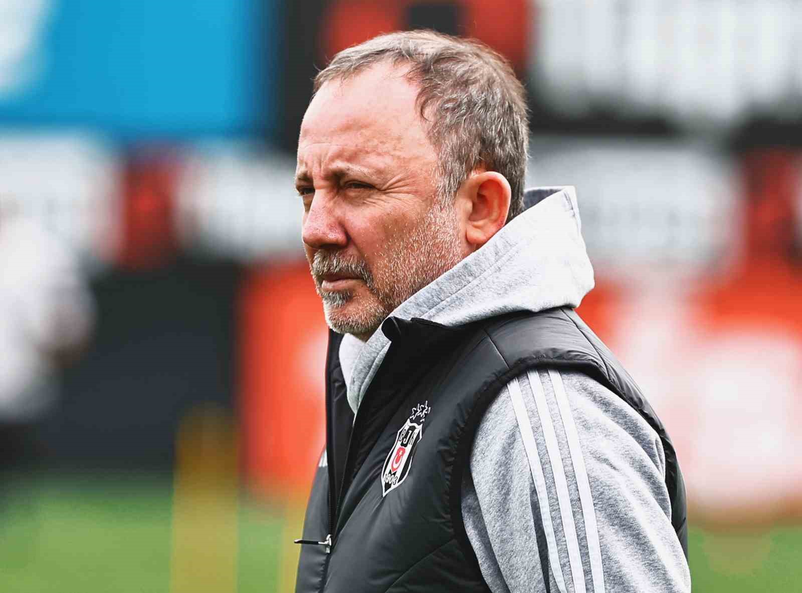 Beşiktaş, Fenerbahçe maçı hazırlıklarını sürdürdü
