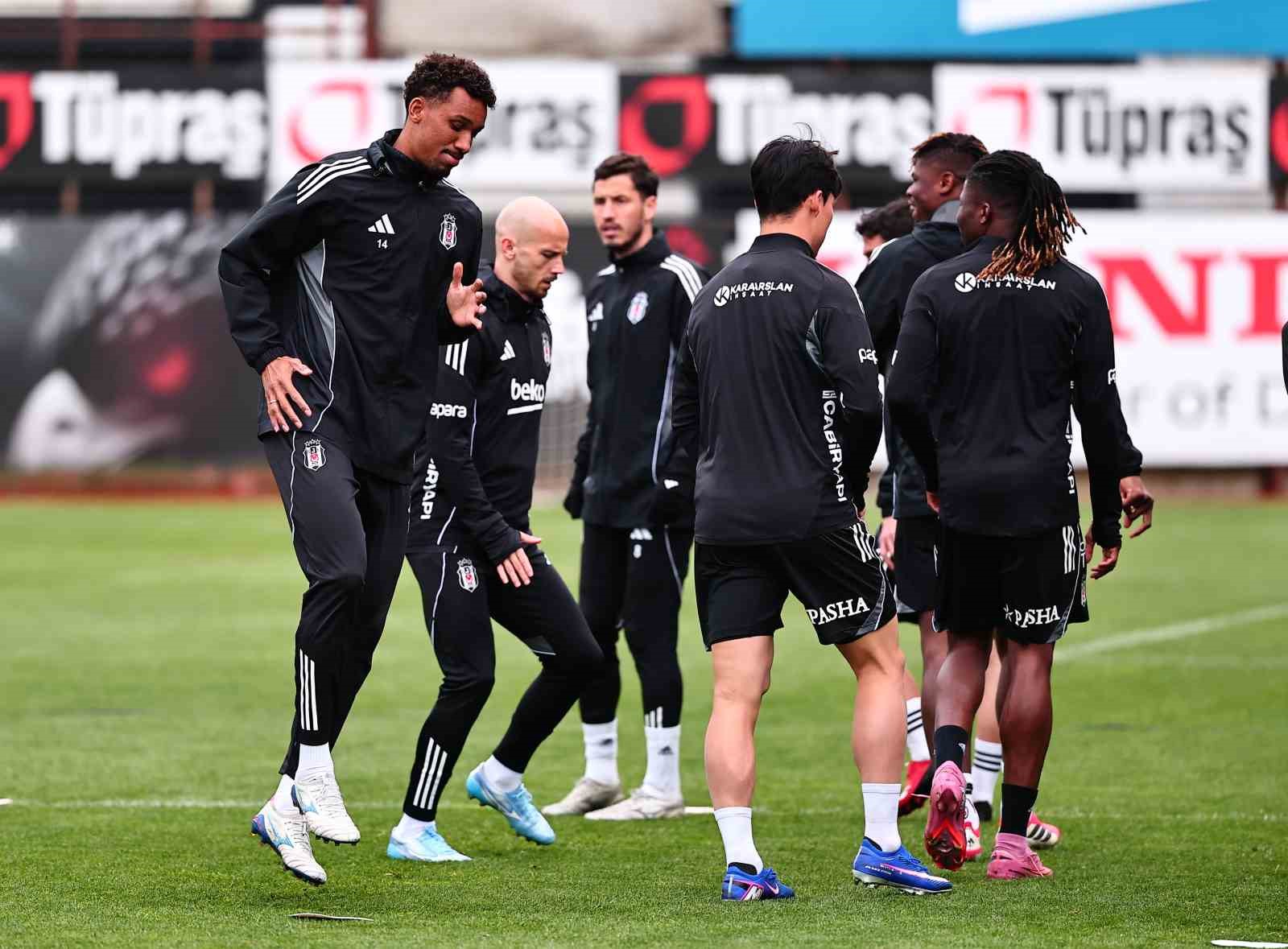 Beşiktaş, Fenerbahçe maçı hazırlıklarını tamamladı
