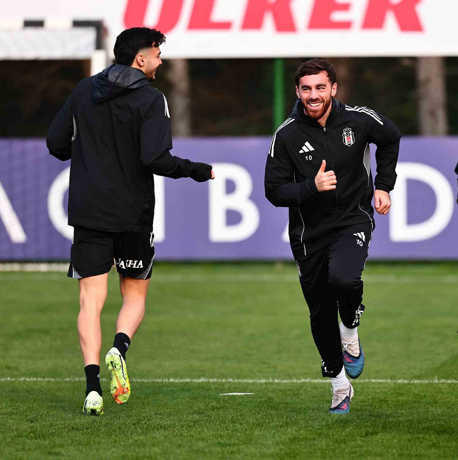 Beşiktaş, Galatasaray maçı hazırlıklarını tamamladı
