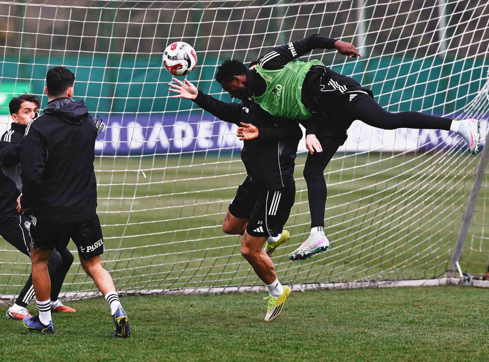 Beşiktaş, Gençlerbirliği maçı hazırlıklarını tamamladı
