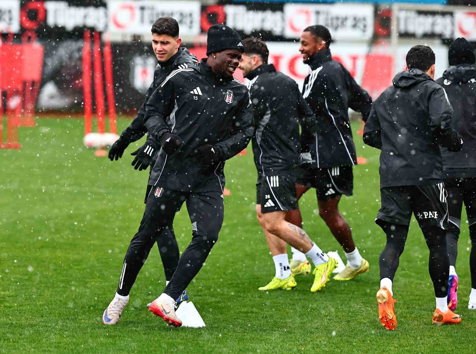 Beşiktaş, Göztepe maçı hazırlıklarına başladı

