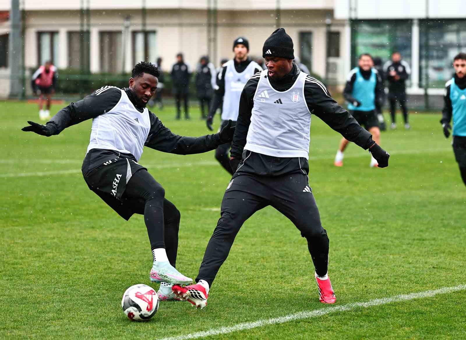 Beşiktaş, Göztepe maçı hazırlıklarına başladı
