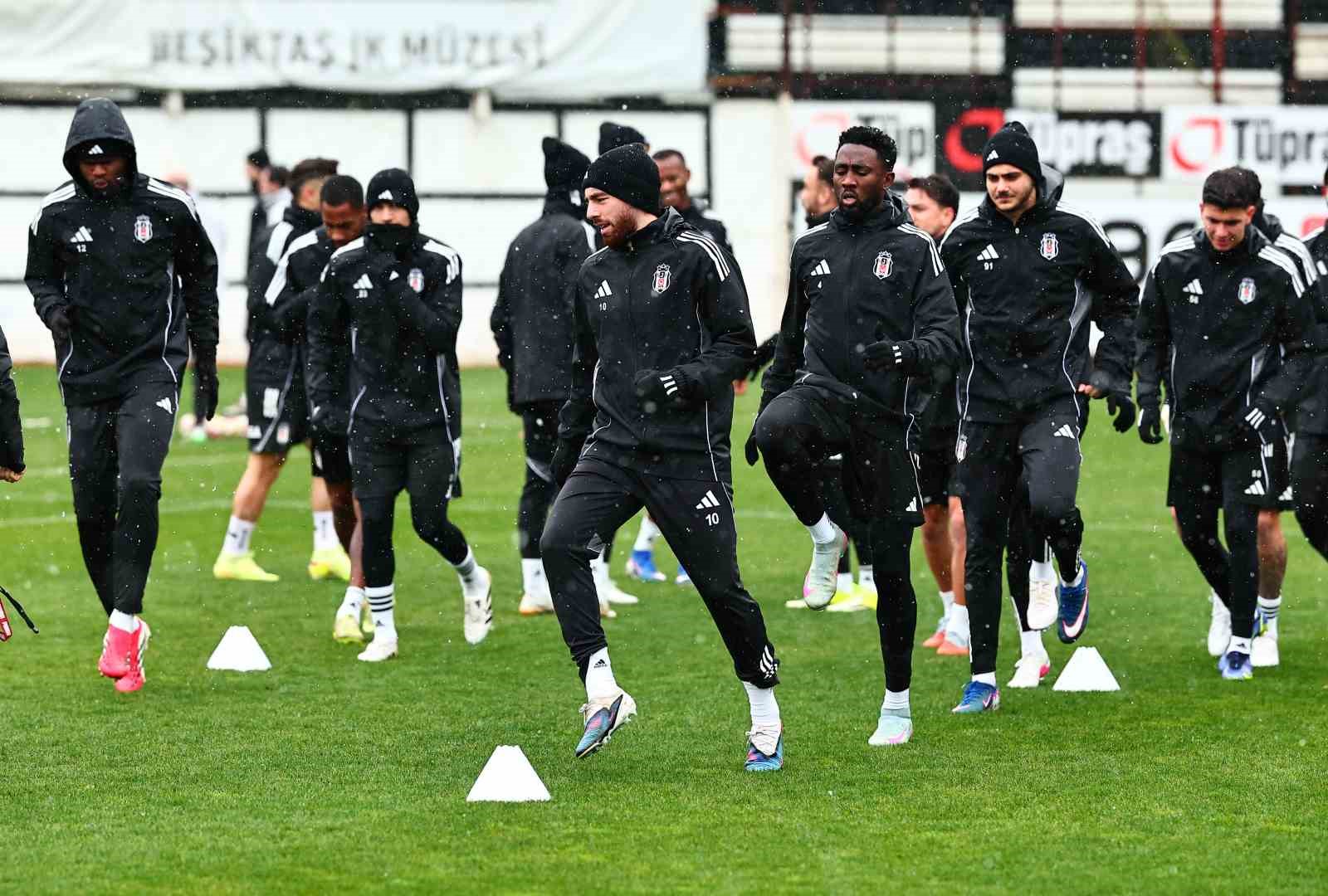 Beşiktaş, Göztepe maçı hazırlıklarına başladı
