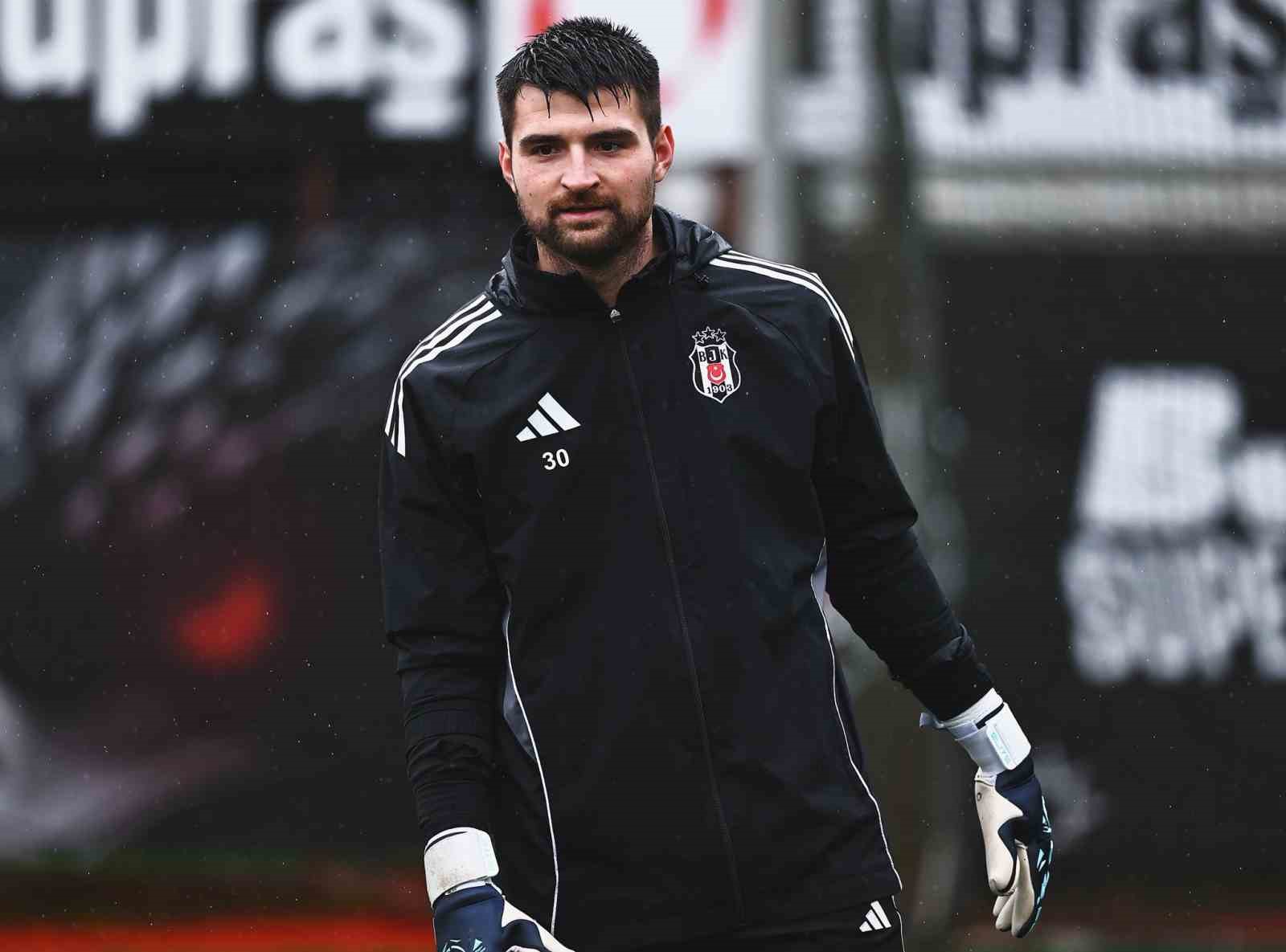 Beşiktaş, günü iki antrenmanla tamamladı
