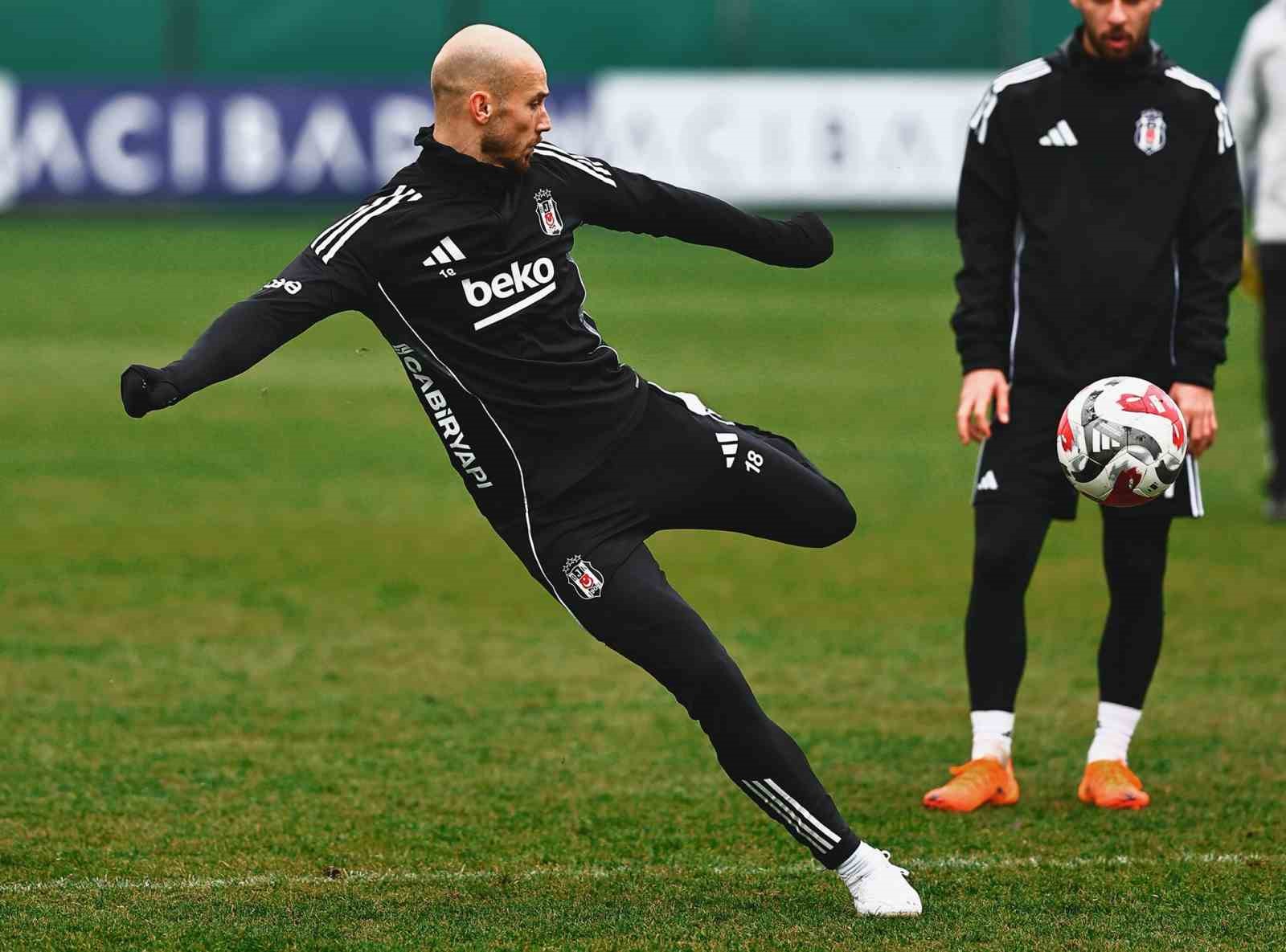 Beşiktaş, kondisyon ve taktik çalıştı
