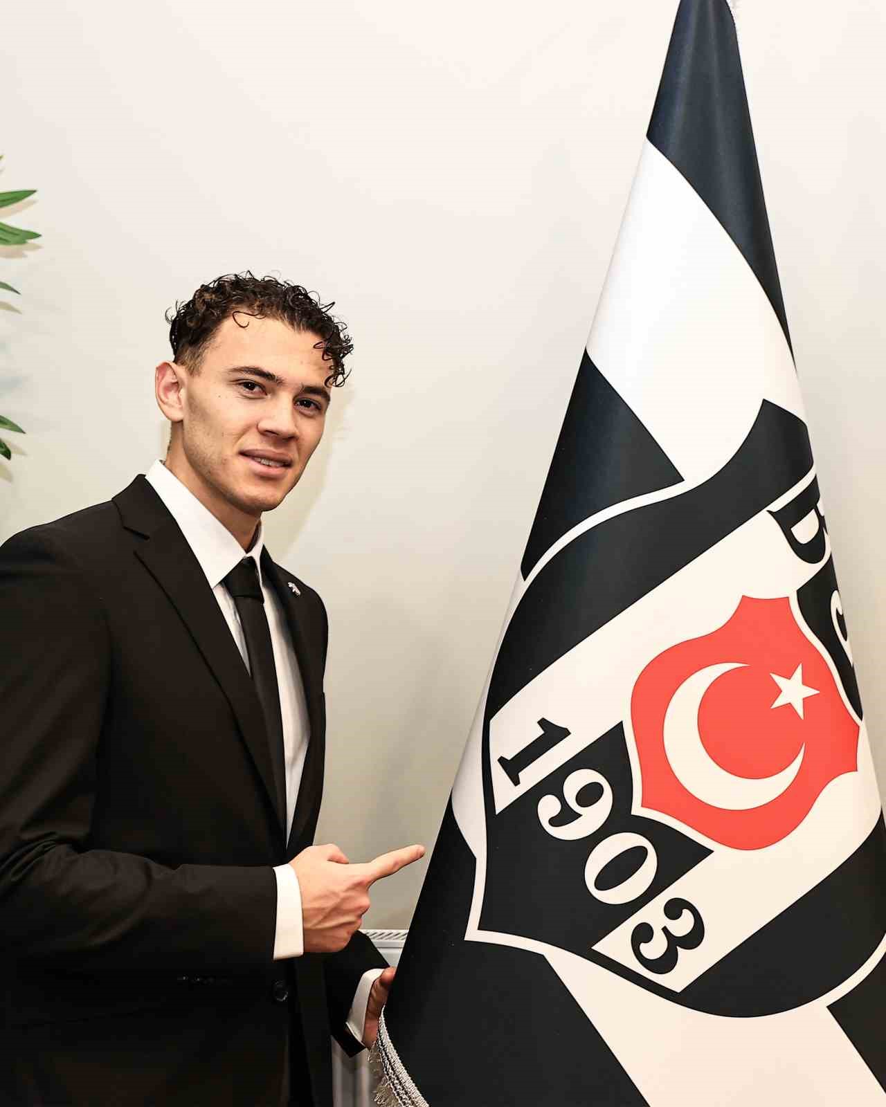 Beşiktaş, Kristjan Asllani’yi kadrosuna kattı
