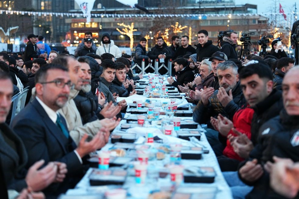 Beşiktaş Kulübü’nün 123. kuruluş yıl dönümü kutlandı

