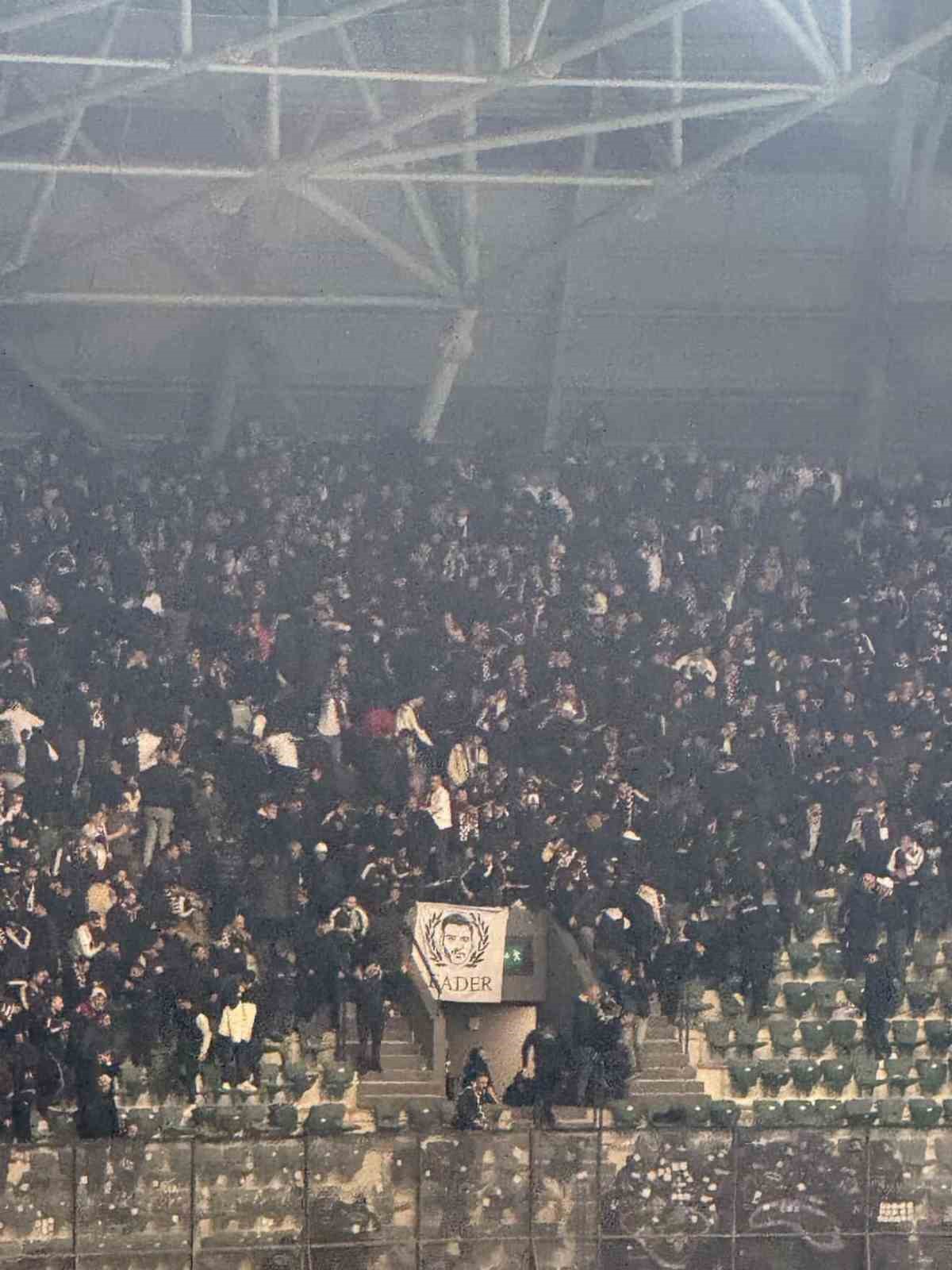 Beşiktaş tribünü karıştı, 15 taraftara adli işlem yapıldı
