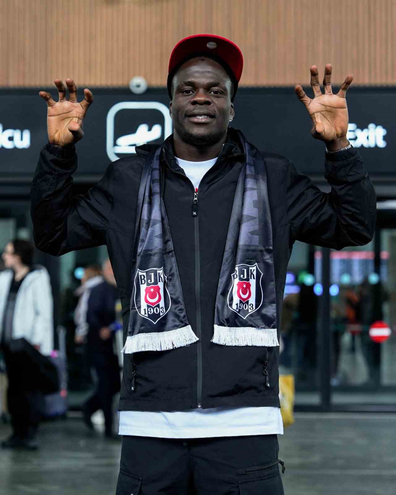 Beşiktaş’ın anlaşmaya vardığı Junior Olaitan, İstanbul’a geldi
