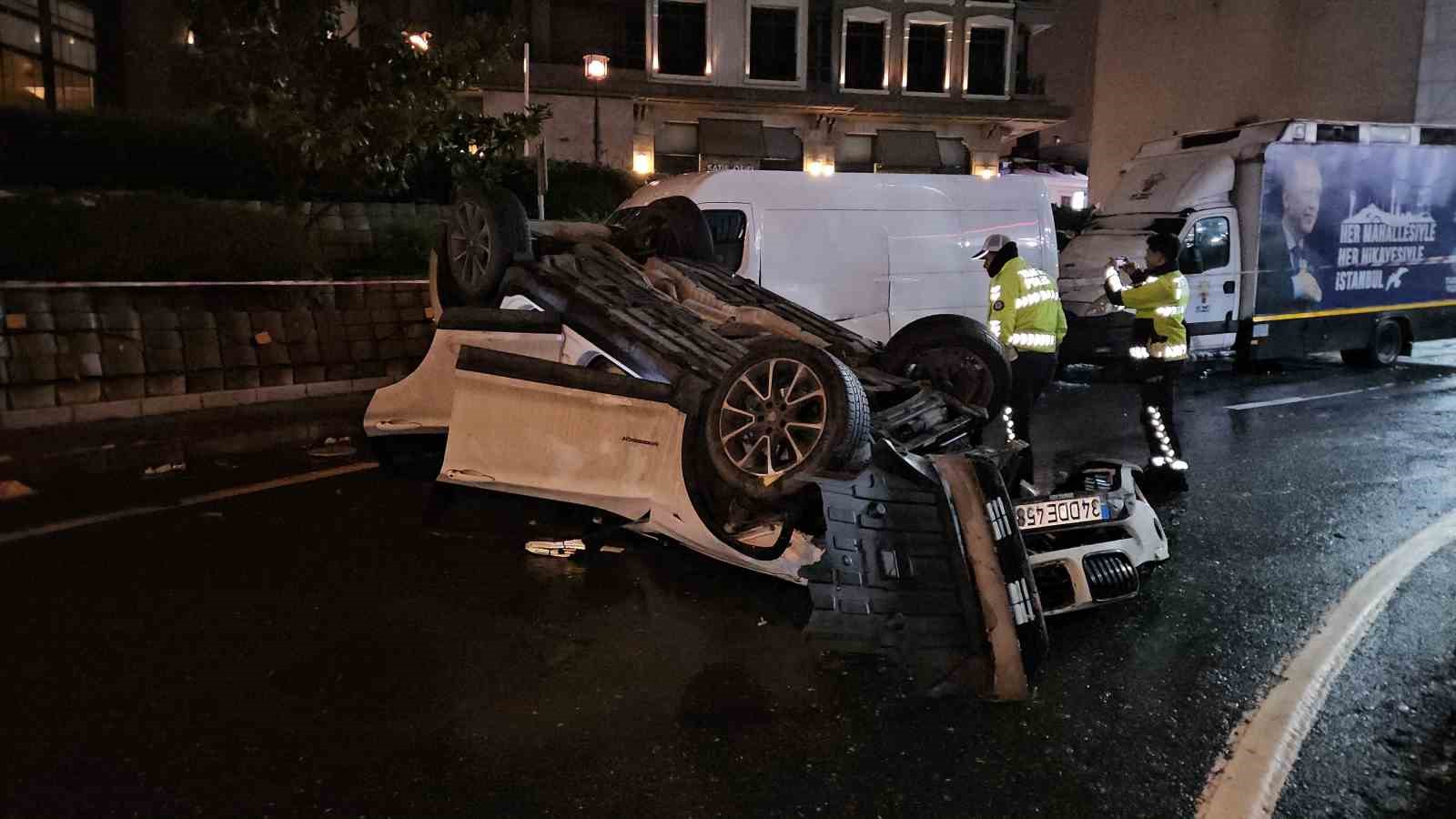 Beşiktaş’ta alkollü sürücü ortalığı birbirine kattı: 2 yaralı
