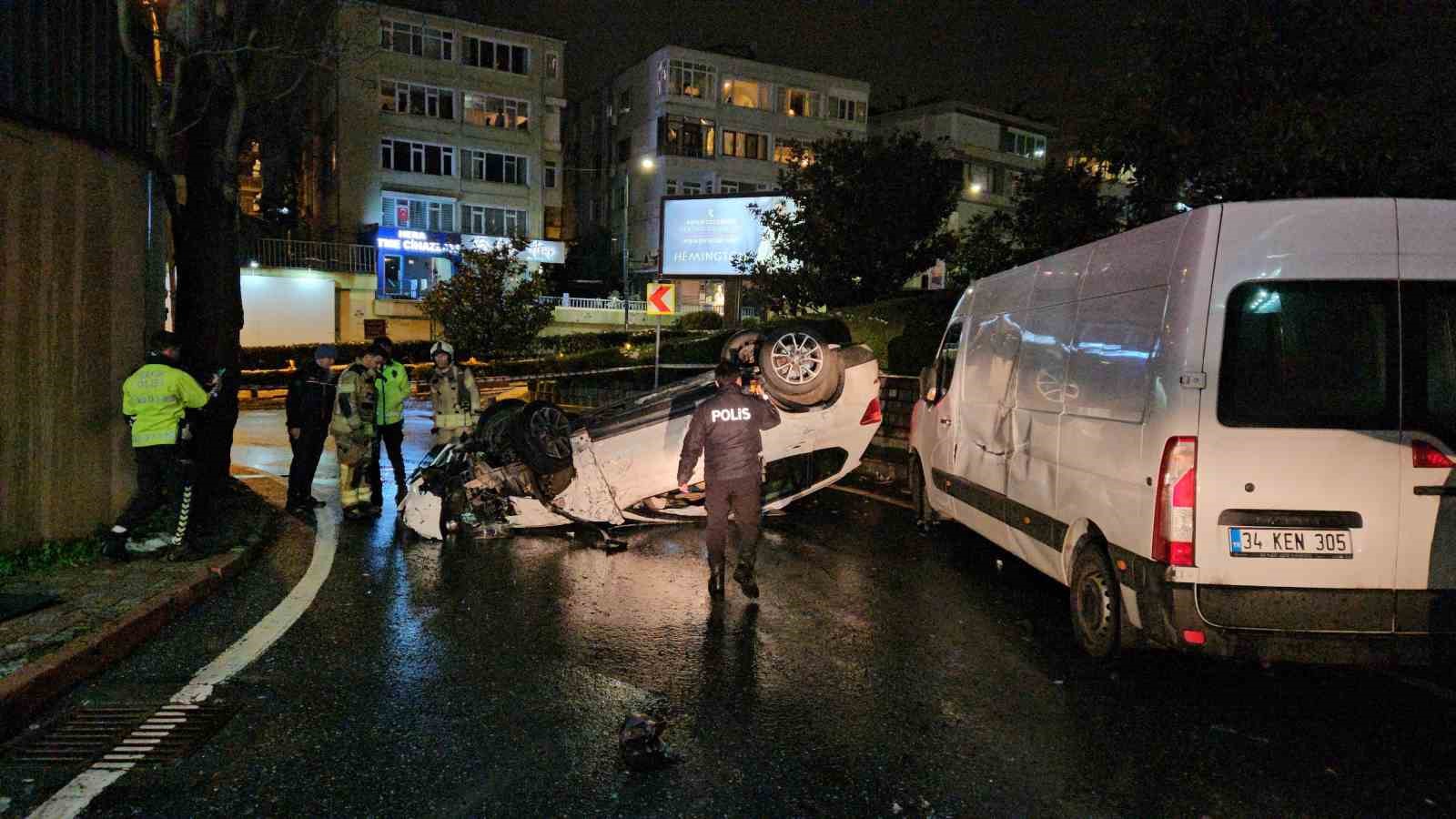 Beşiktaş’ta alkollü sürücü ortalığı birbirine kattı: 2 yaralı
