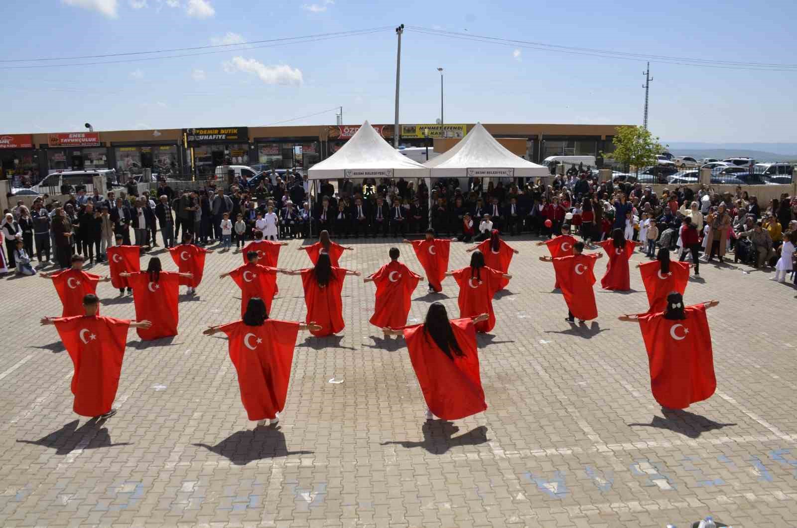 Besni’de 23 Nisan coşkusu
