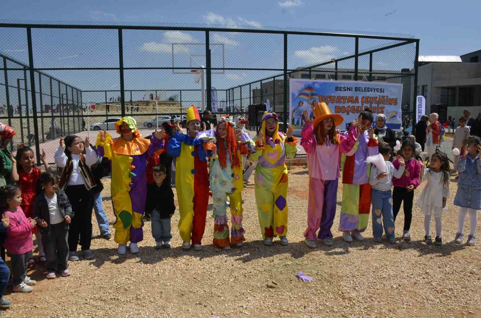 Besni’de 23 Nisan coşkusu
