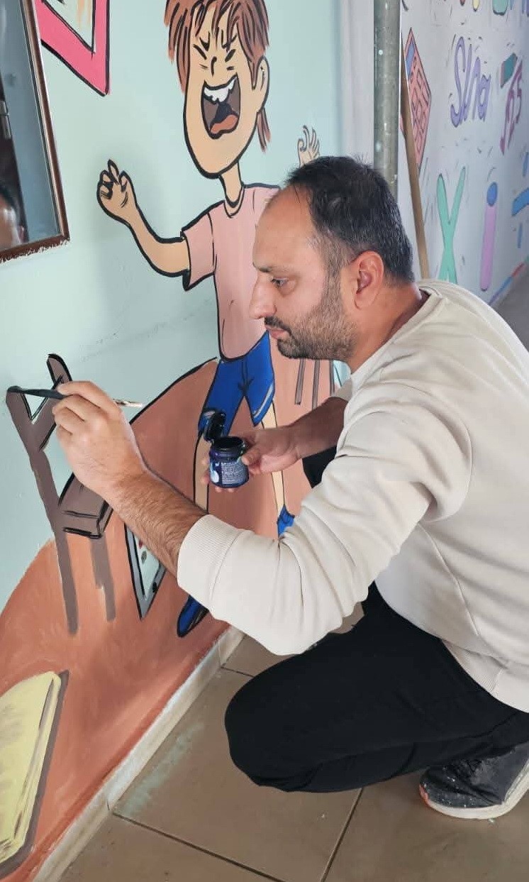 Besni’de öğretmenler okulu sanat galerisine dönüştürdü
