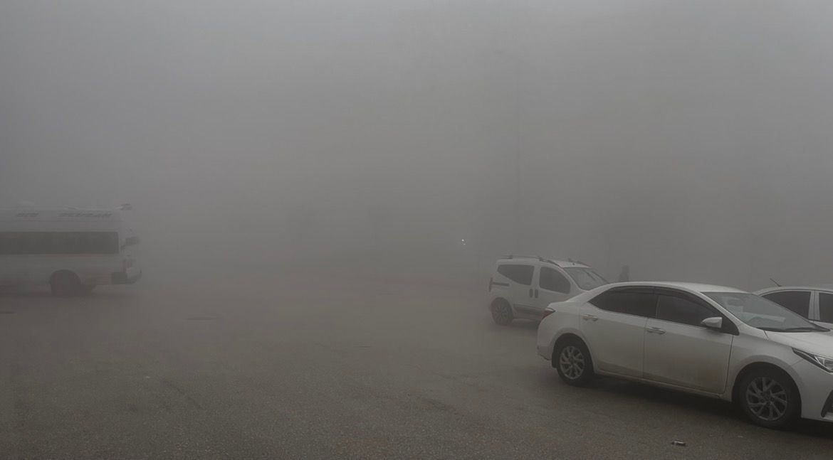 Besni’de yoğun sis hayatı olumsuz etkiledi
