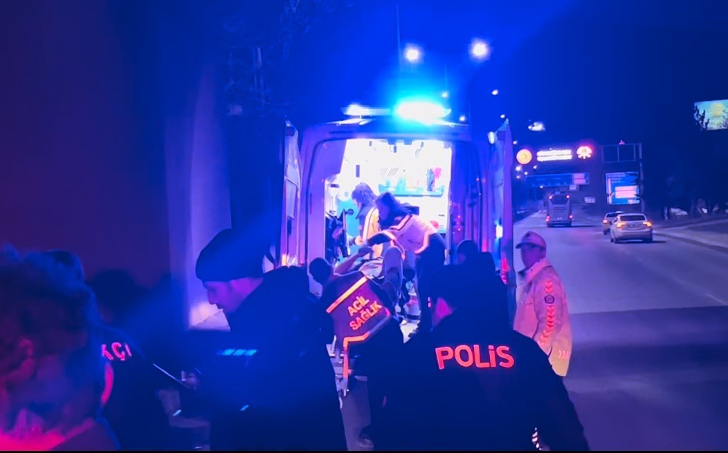 Beton kolona çarpan otomobildeki ağır yaralı şahıs hastanede hayatını kaybetti
