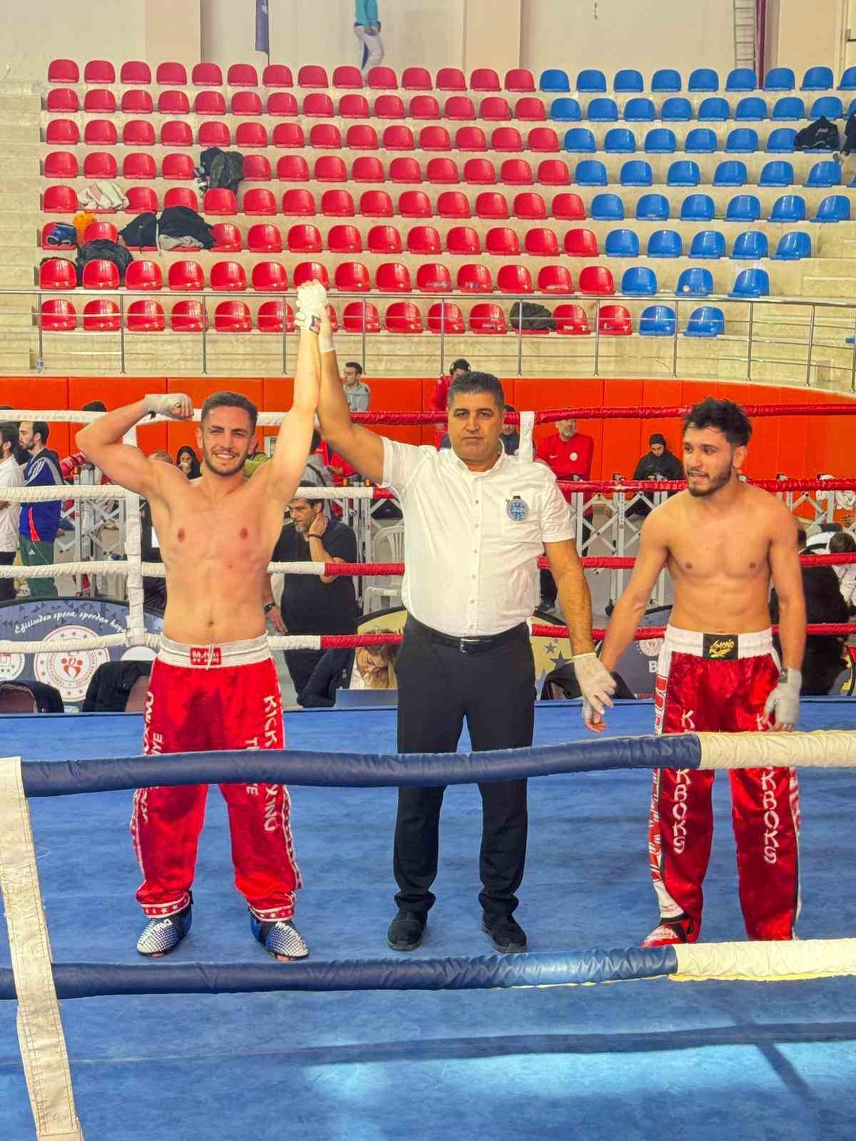 BEÜ’den Kick Boks Türkiye şampiyonluğu
